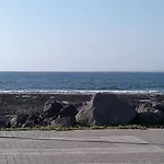 My Ocean - Breathtaking Location, Steps To The Ocean, Spacious Sea View, Fully Equipped And Well-furnished With Private Entrance And High-speed Fiber Optic Internet Apartament Corralejo