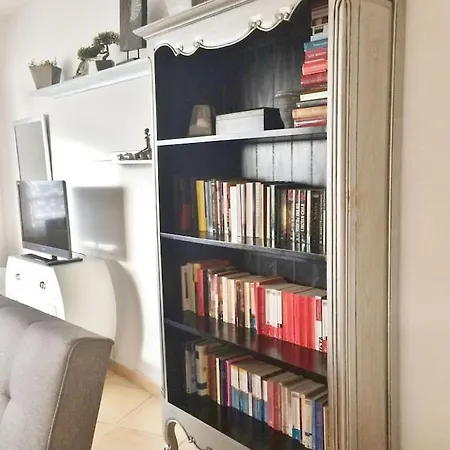 My Ocean !!! Breathtaking Location, Steps To The Ocean, Spacious Sea View, Fully Equipped And Well-furnished With Private Entrance And High-speed Fiber Optic Internet 아파트 *