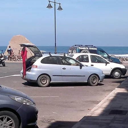 My Ocean !!! Breathtaking Location, Steps To The Ocean, Spacious Sea View, Fully Equipped And Well-furnished With Private Entrance And High-speed Fiber Optic Internet * Corralejo