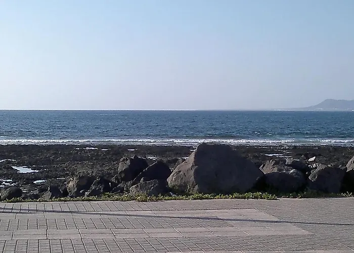 My Ocean !!! Breathtaking Location, Steps To The Ocean, Spacious Sea View, Fully Equipped And Well-furnished With Private Entrance And High-speed Fiber Optic Internet Appartement Corralejo