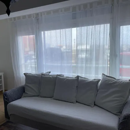 My Ocean - Breathtaking Location, Steps To The Ocean, Spacious Sea View, Fully Equipped And Well-furnished With Private Entrance And High-speed Fiber Optic Internet *