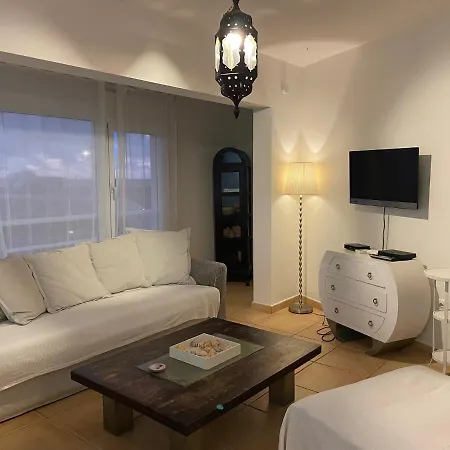 Apartamento My Ocean !!! Breathtaking Location, Steps To The Ocean, Spacious Sea View, Fully Equipped And Well-furnished With Private Entrance And High-speed Fiber Optic Internet