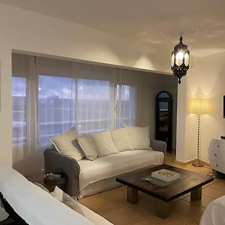 My Ocean !!! Breathtaking Location, Steps To The Ocean, Spacious Sea View, Fully Equipped And Well-furnished With Private Entrance And High-speed Fiber Optic Internet Appartement Corralejo