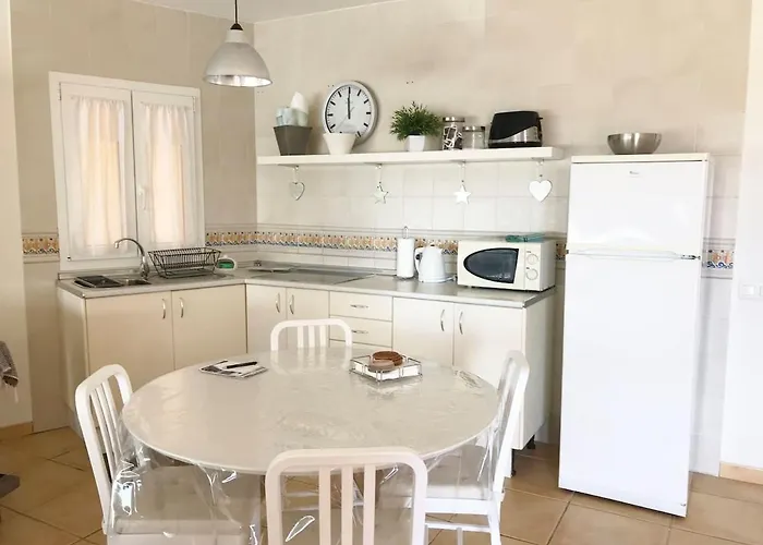 My Ocean !!! Breathtaking Location, Steps To The Ocean, Spacious Sea View, Fully Equipped And Well-furnished With Private Entrance And High-speed Fiber Optic Internet Apartmán *