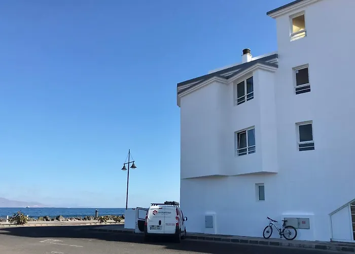 My Ocean !!! Breathtaking Location, Steps To The Ocean, Spacious Sea View, Fully Equipped And Well-furnished With Private Entrance And High-speed Fiber Optic Internet Apartmán *