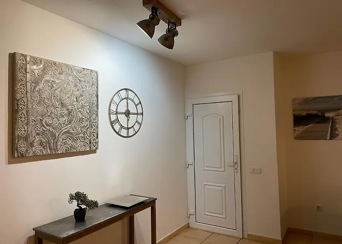 My Ocean !!! Breathtaking Location, Steps To The Ocean, Spacious Sea View, Fully Equipped And Well-furnished With Private Entrance And High-speed Fiber Optic Internet Apartmán *