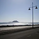 Apartamento My Ocean - Breathtaking Location, Steps To The Ocean, Spacious Sea View, Fully Equipped And Well-furnished With Private Entrance And High-speed Fiber Optic Internet *