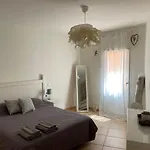 My Ocean - Breathtaking Location, Steps To The Ocean, Spacious Sea View, Fully Equipped And Well-furnished With Private Entrance And High-speed Fiber Optic Internet Apartamento