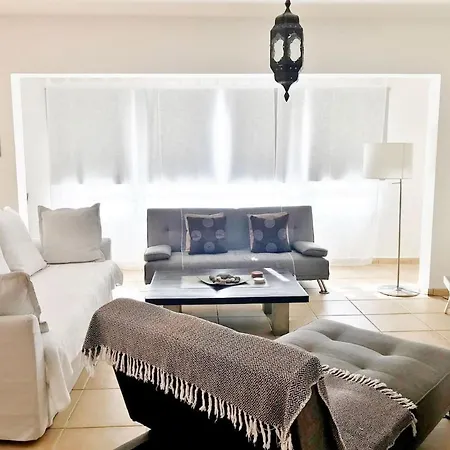 Ocean View Haven: Beachfront Retreat With Fiber Optic Internet Apartment Corralejo