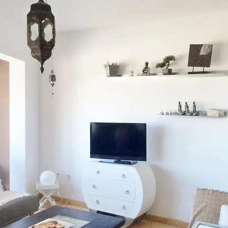 Ocean View Haven: Beachfront Retreat With Fiber Optic Internet Apartment *