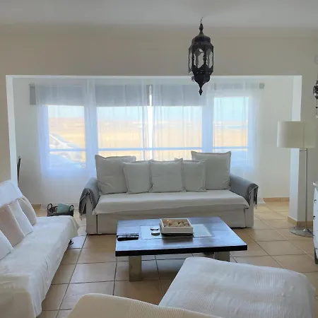 Ocean View Haven: Beachfront Retreat With Fiber Optic Internet Apartment Corralejo