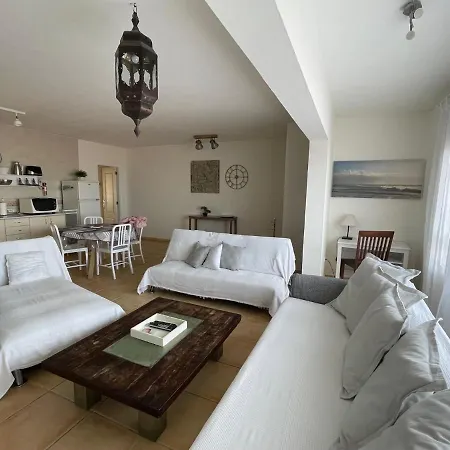 Apartment Ocean View Haven: Beachfront Retreat With Fiber Optic Internet Corralejo