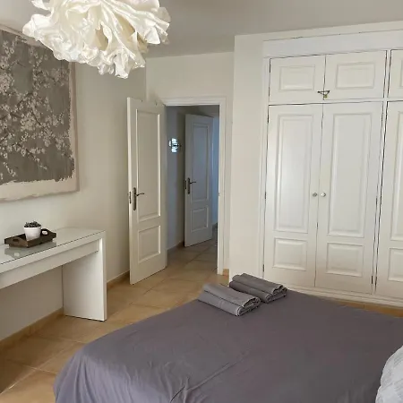 Apartment Ocean View Haven: Beachfront Retreat With Fiber Optic Internet Corralejo