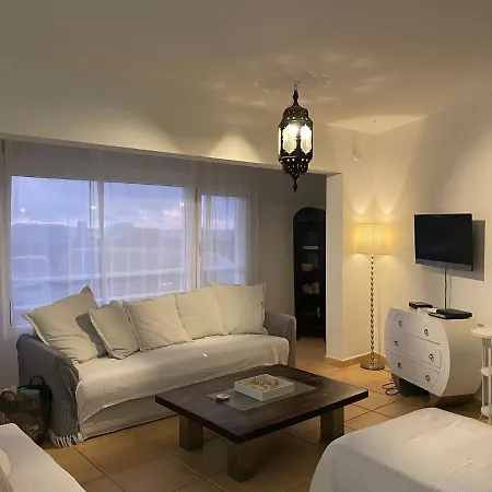Apartamento My Ocean - Breathtaking Location, Steps To The Ocean, Spacious Sea View, Fully Equipped And Well-furnished With Private Entrance And High-speed Fiber Optic Internet Corralejo